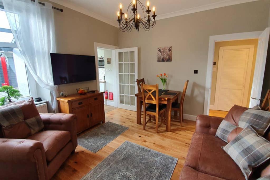 Smart & Stylish Holiday Apartment In The City Centre Inverness Exterior foto
