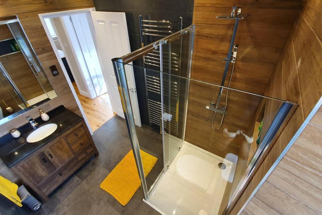Smart & Stylish Holiday Apartment In The City Centre Inverness Exterior foto