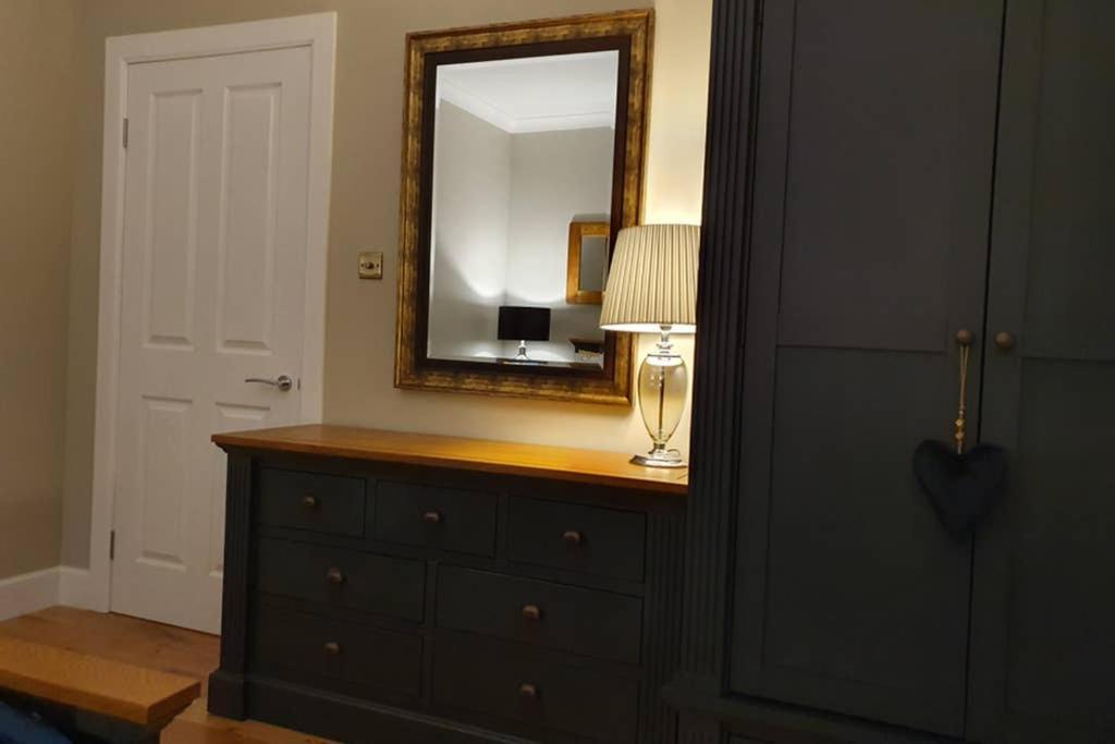 Smart & Stylish Holiday Apartment In The City Centre Inverness Exterior foto