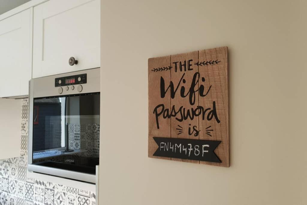 Smart & Stylish Holiday Apartment In The City Centre Inverness Exterior foto