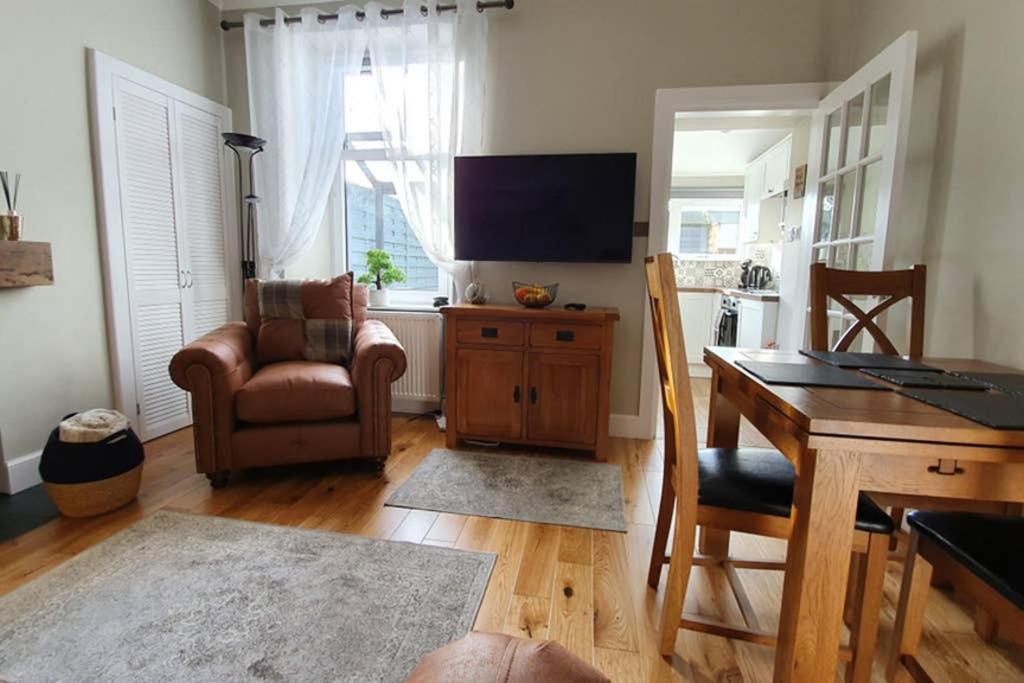 Smart & Stylish Holiday Apartment In The City Centre Inverness Exterior foto